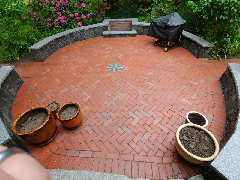 Patio 68